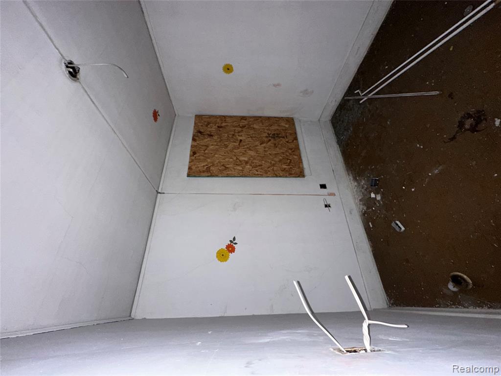 713 Kitchener Street