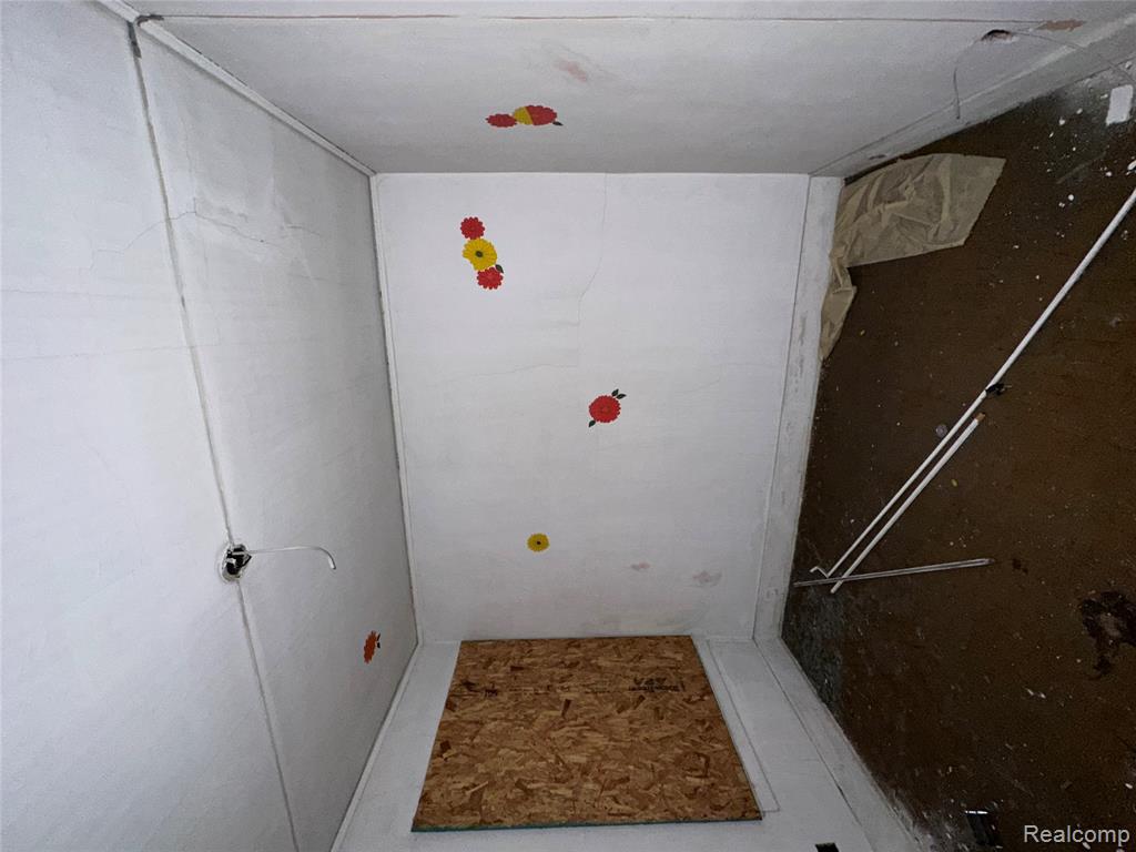 713 Kitchener Street