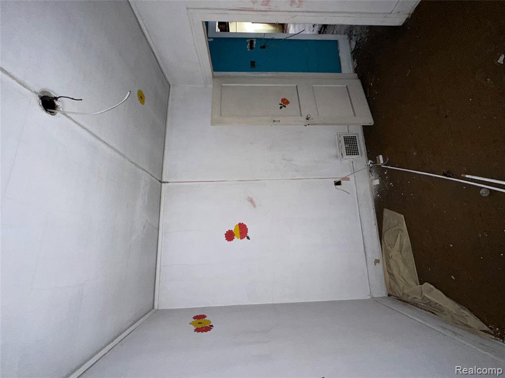 713 Kitchener Street