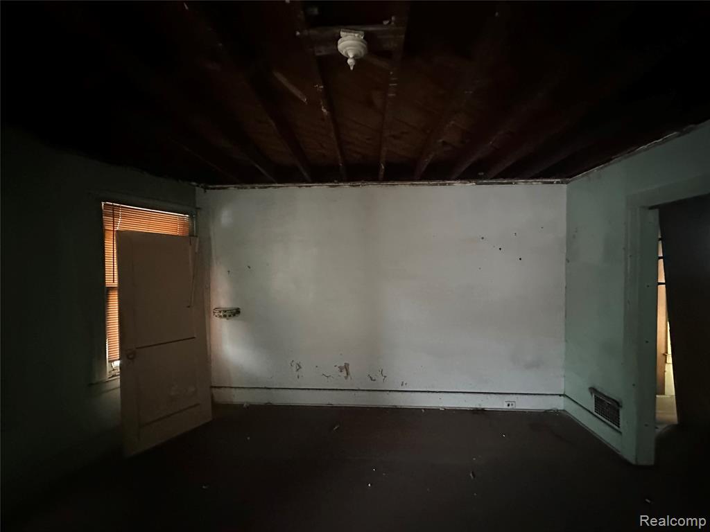 713 Kitchener Street