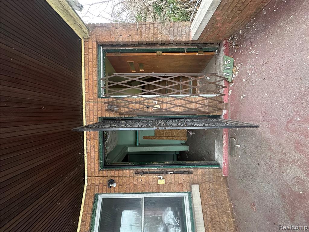 713 Kitchener Street