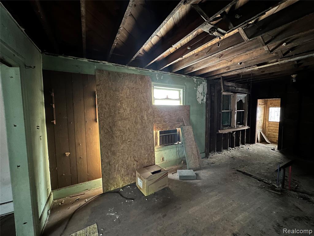 713 Kitchener Street