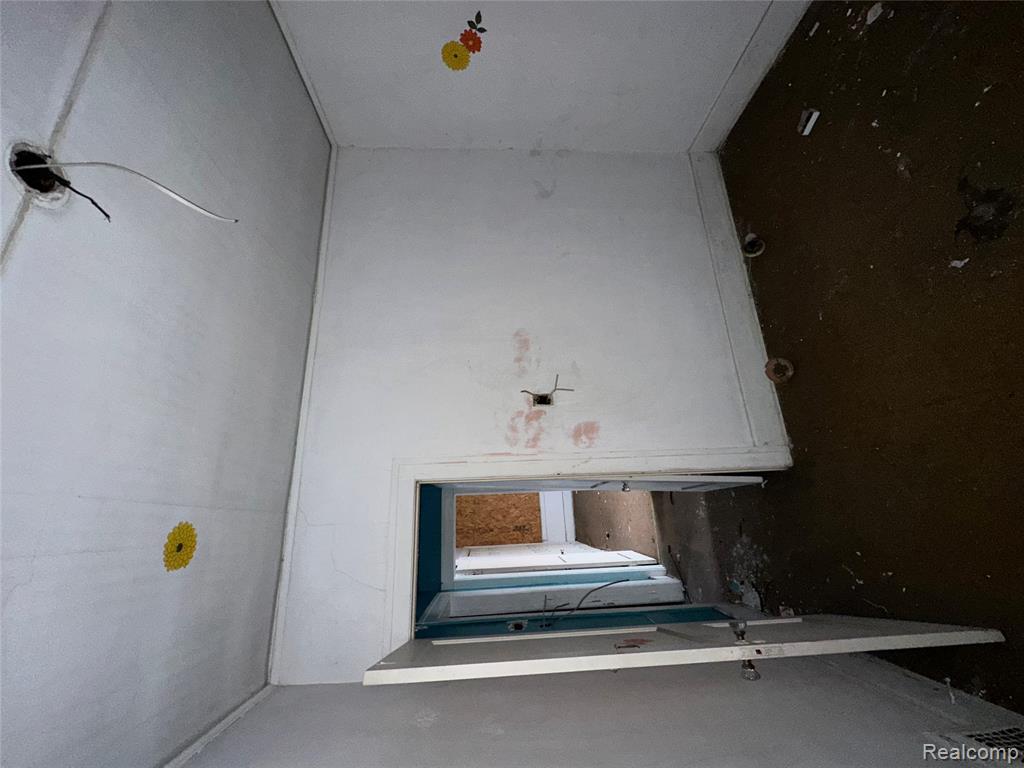 713 Kitchener Street