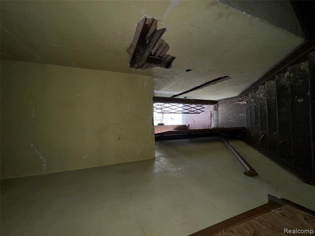 713 Kitchener Street