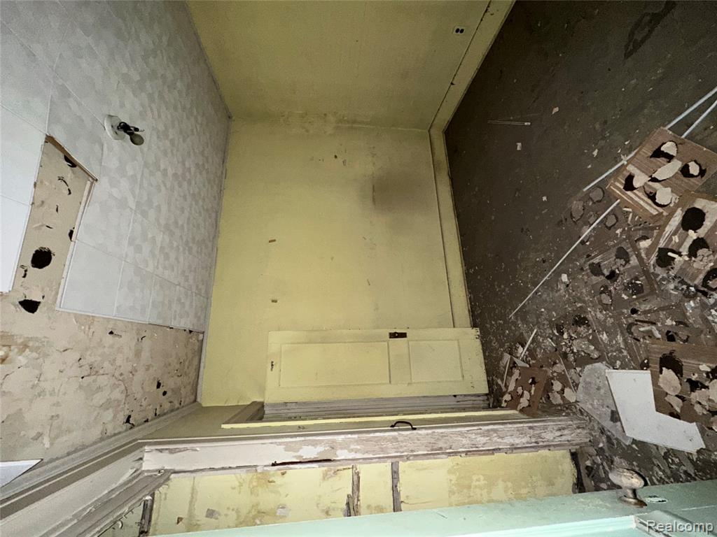 713 Kitchener Street