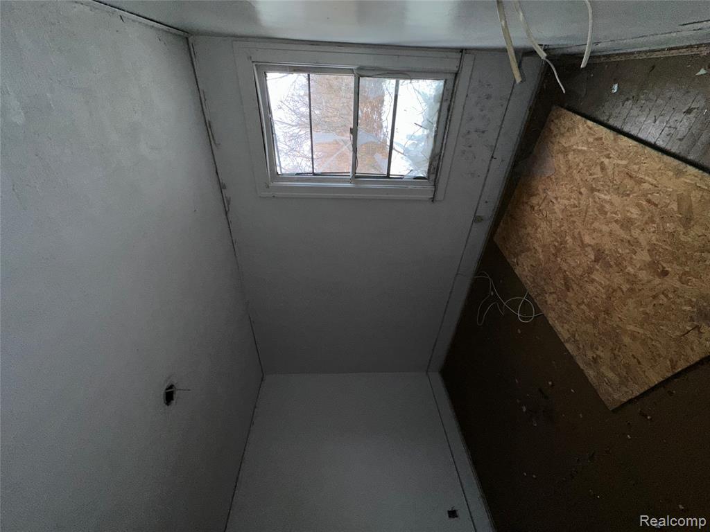 713 Kitchener Street