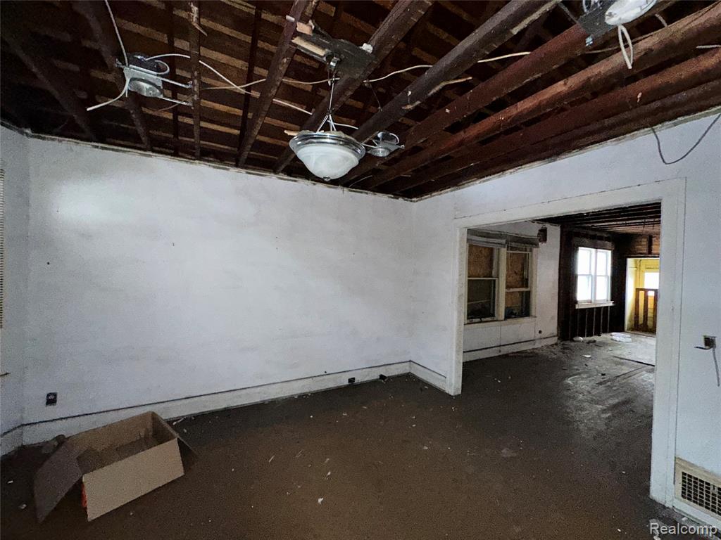 713 Kitchener Street