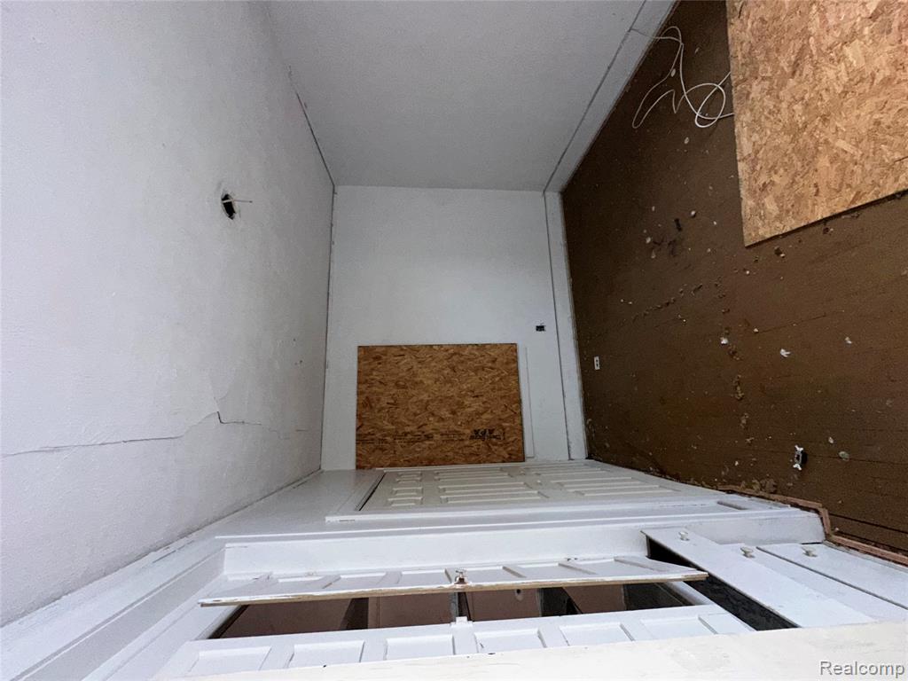 713 Kitchener Street