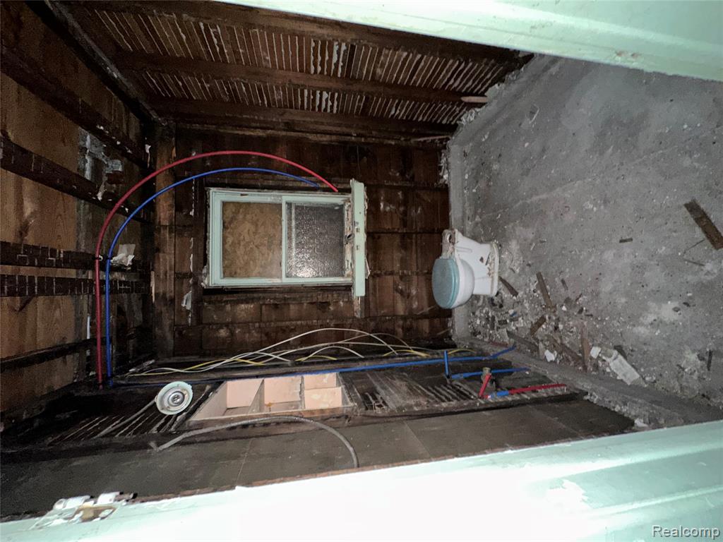 713 Kitchener Street