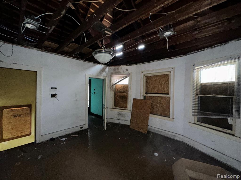 713 Kitchener Street