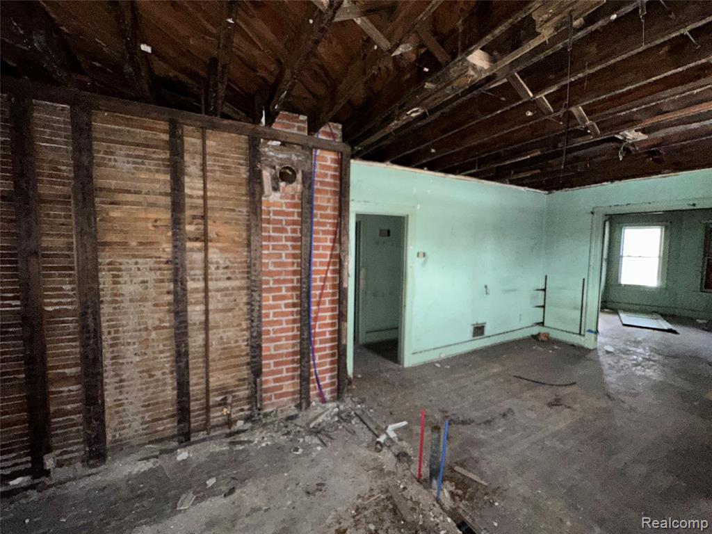 713 Kitchener Street