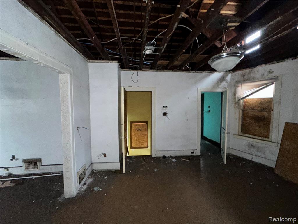 713 Kitchener Street