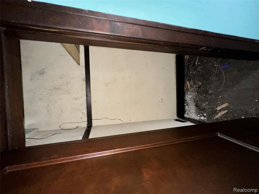 713 Kitchener Street