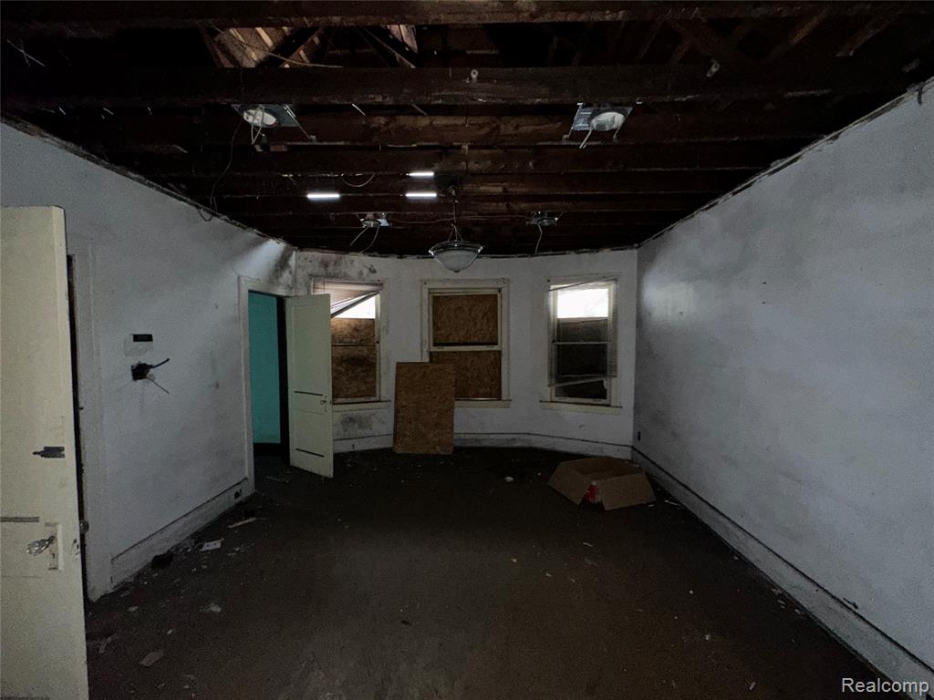 713 Kitchener Street