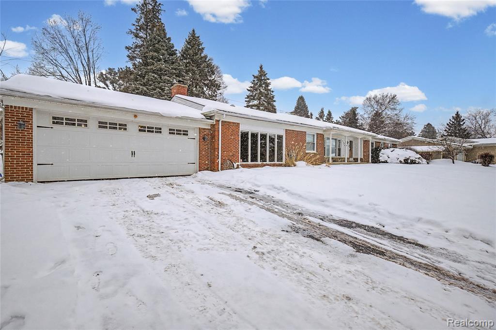 6380 Wellesley Terrace