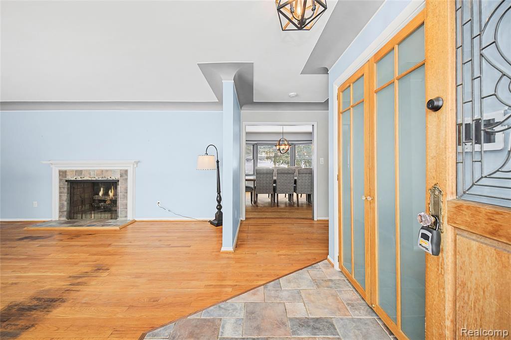 6380 Wellesley Terrace