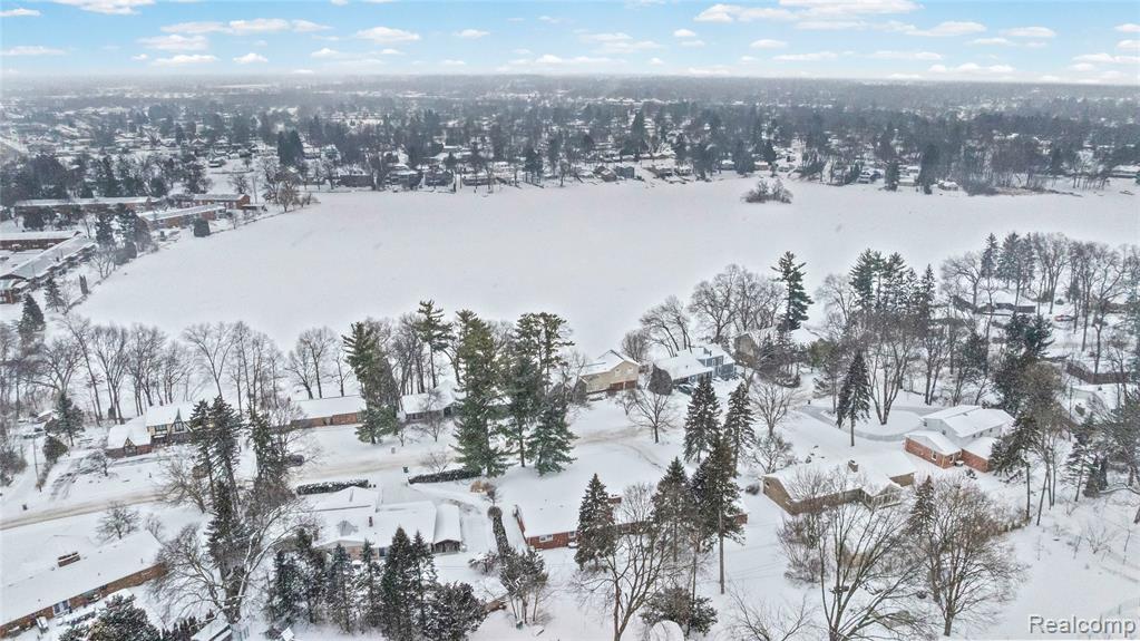 6380 Wellesley Terrace