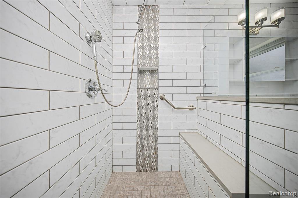 6380 Wellesley Terrace