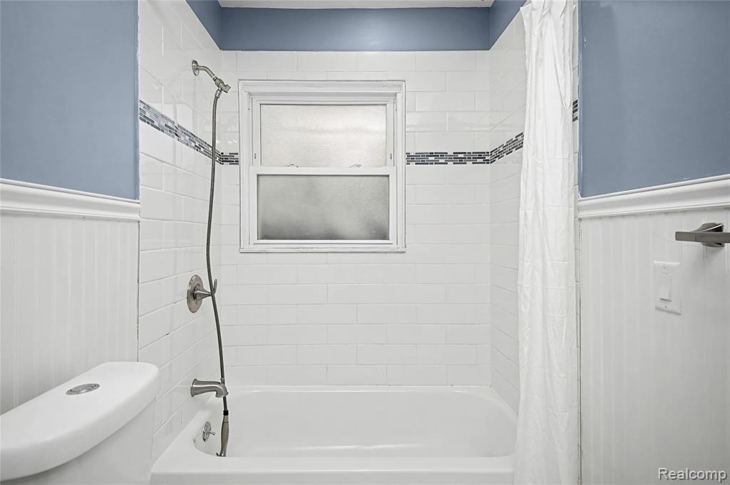 6380 Wellesley Terrace