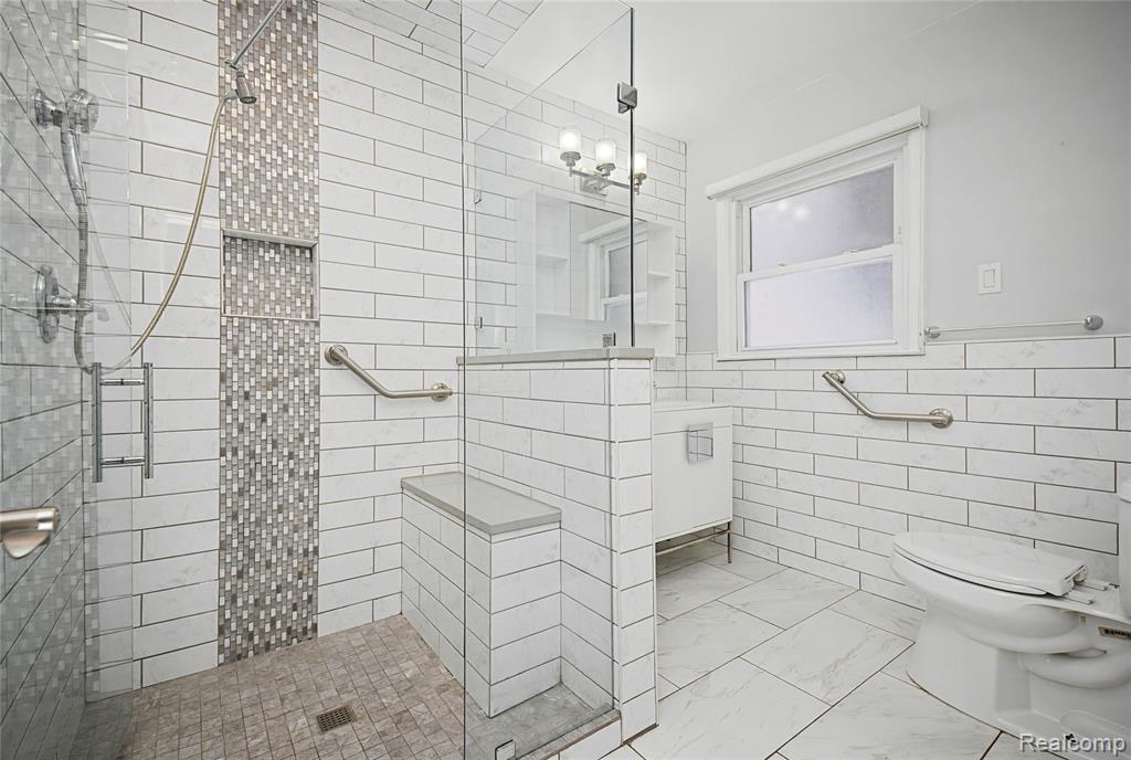 6380 Wellesley Terrace