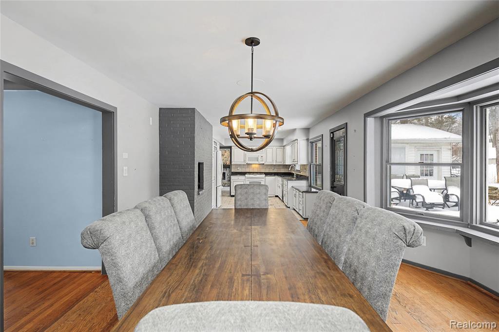 6380 Wellesley Terrace