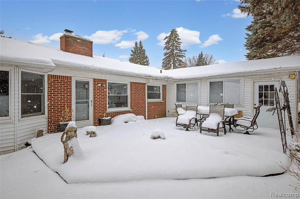 6380 Wellesley Terrace