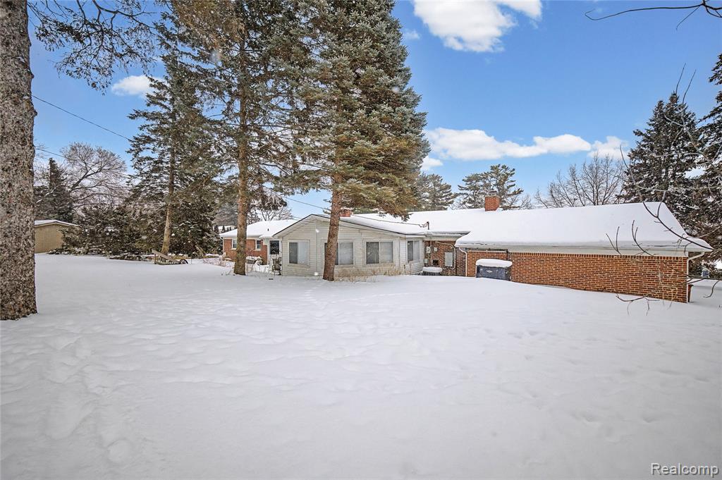 6380 Wellesley Terrace