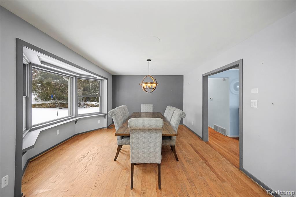 6380 Wellesley Terrace