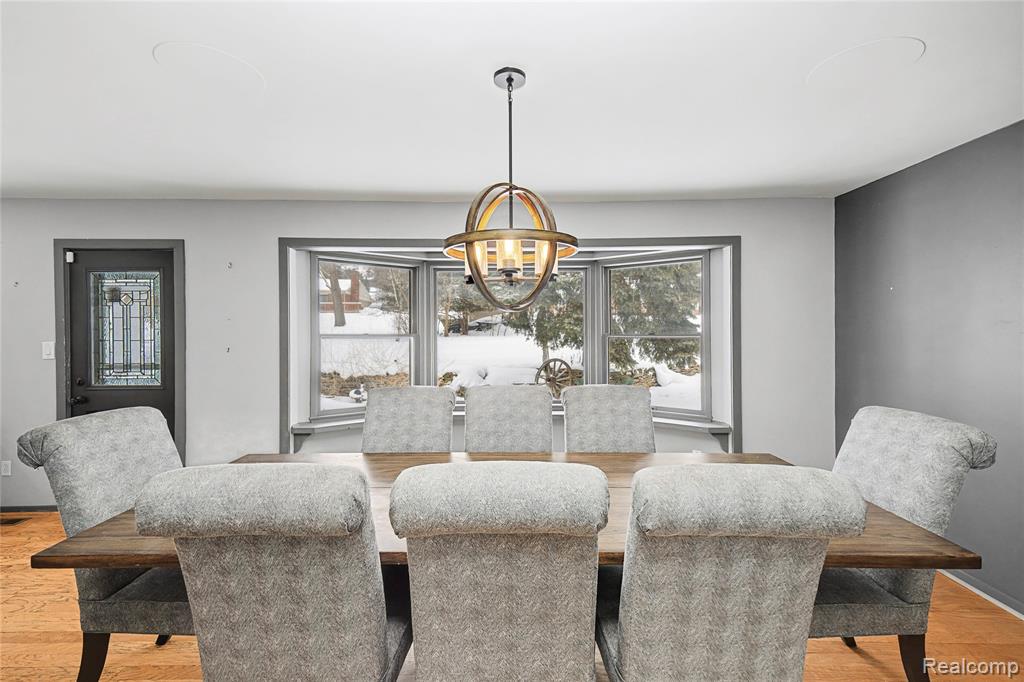 6380 Wellesley Terrace