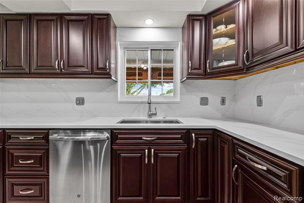 49775 Keycove Street