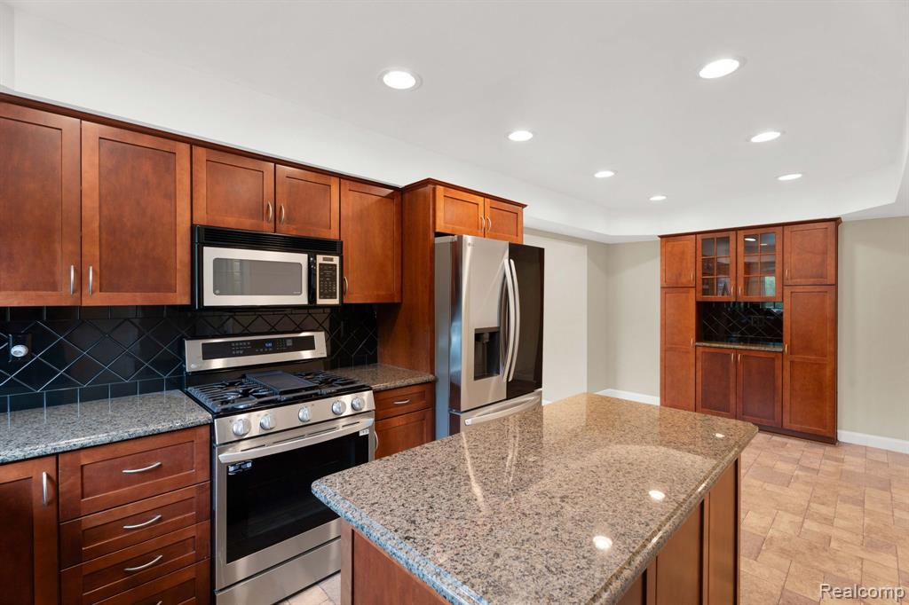 32930 Coventry Place