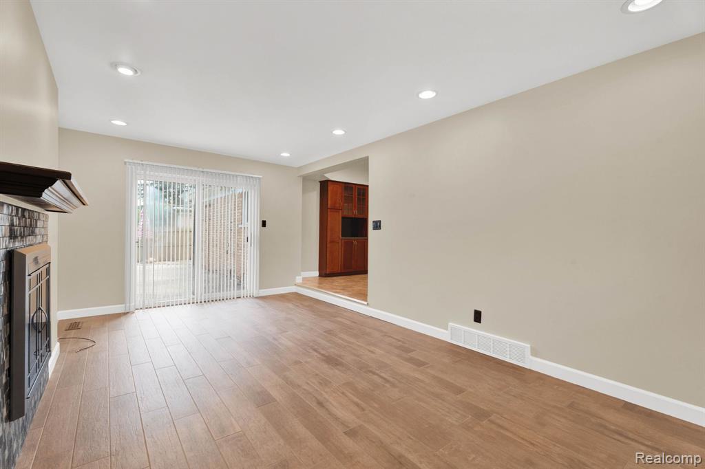 32930 Coventry Place