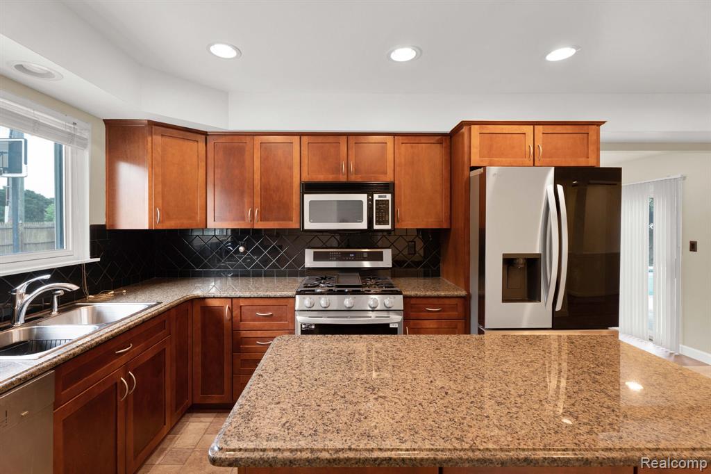 32930 Coventry Place