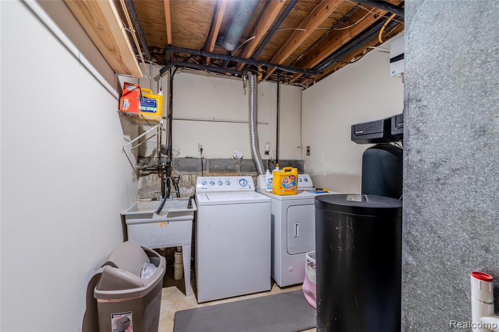 6790 Grassland Avenue