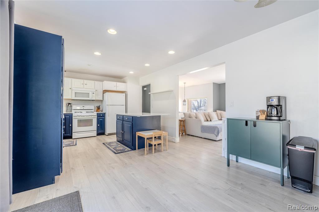 6790 Grassland Avenue