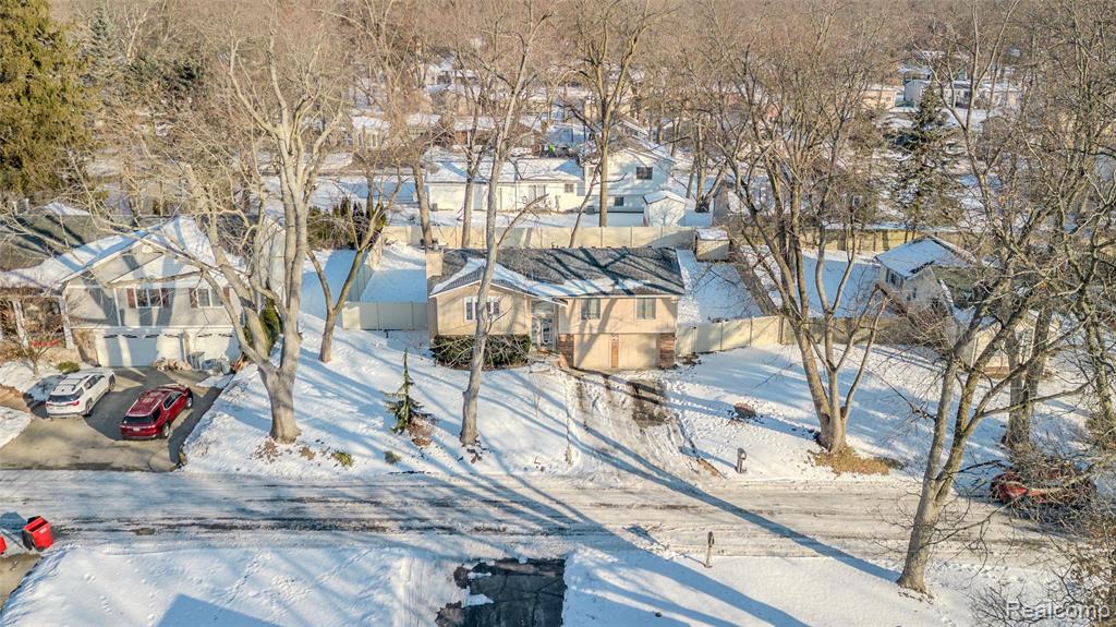 6790 Grassland Avenue