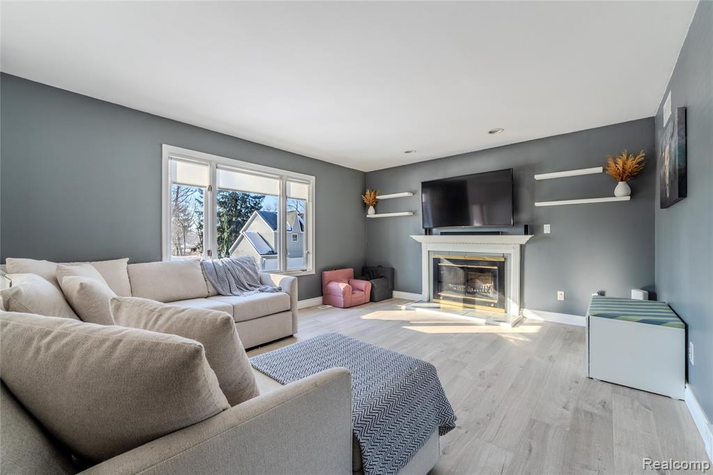 6790 Grassland Avenue