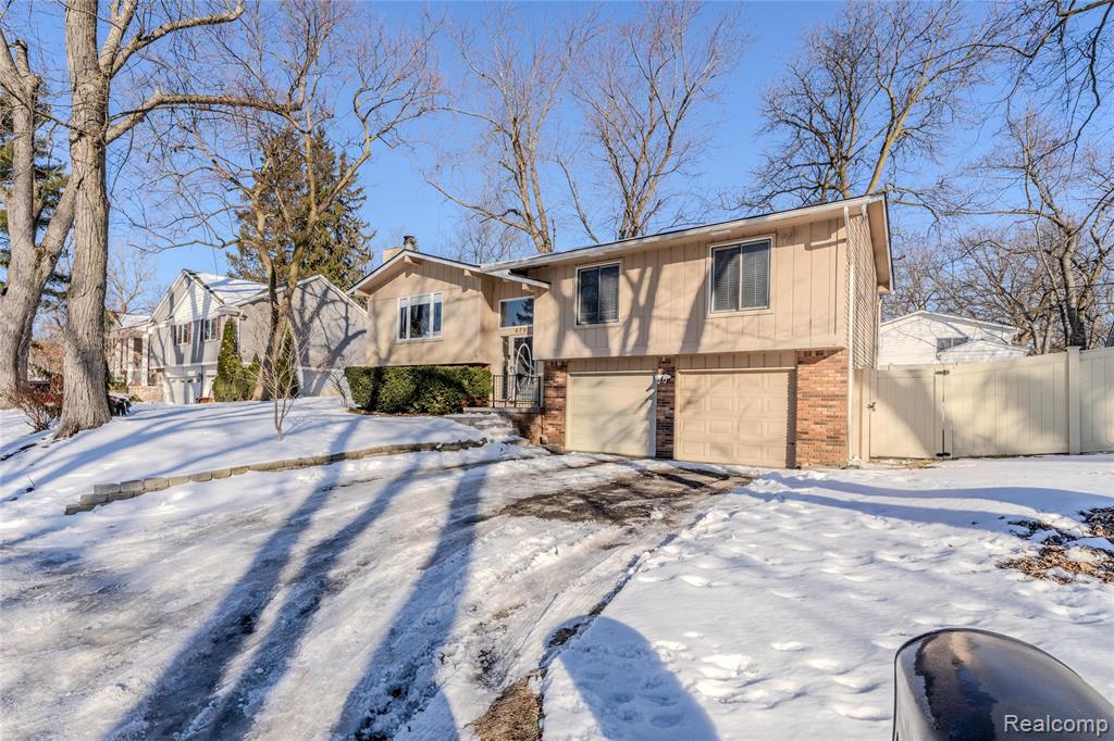 6790 Grassland Avenue