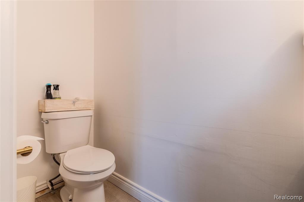 6790 Grassland Avenue