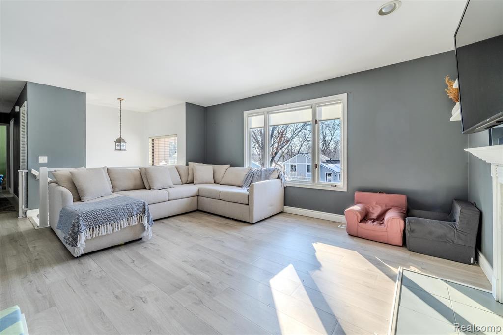 6790 Grassland Avenue