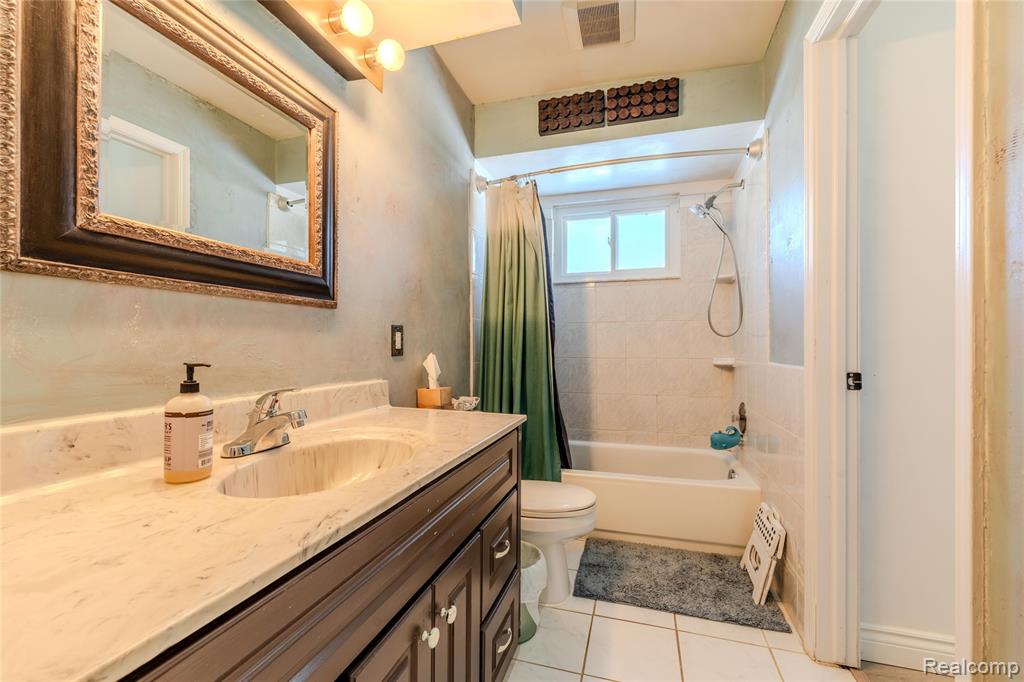 6790 Grassland Avenue