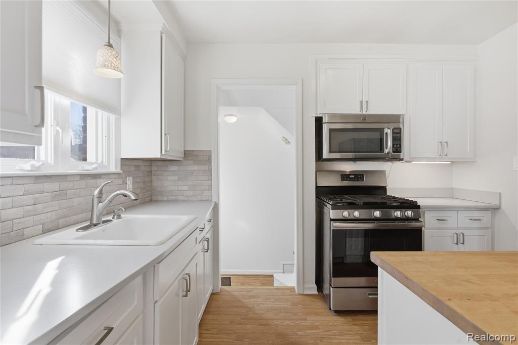 929 Larkmoor Boulevard