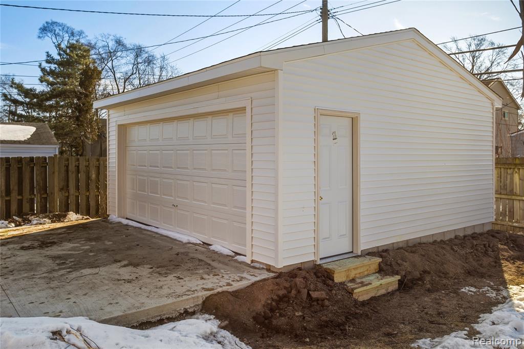 929 Larkmoor Boulevard