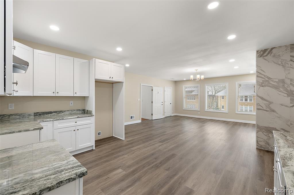 2080 Gladstone Street