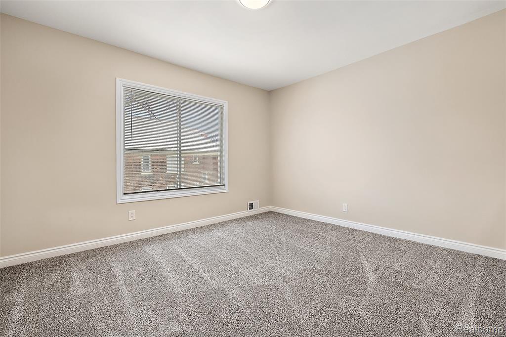 2080 Gladstone Street