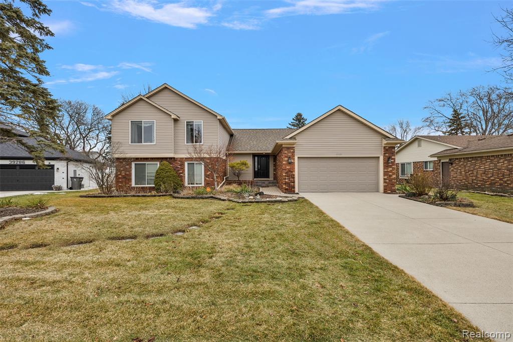 39254 E Royal Doulton Boulevard