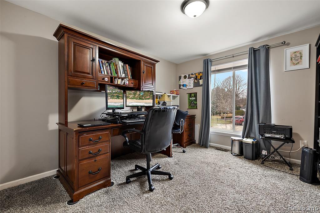 39254 E Royal Doulton Boulevard