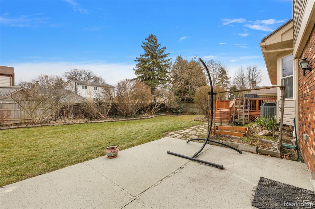 39254 E Royal Doulton Boulevard