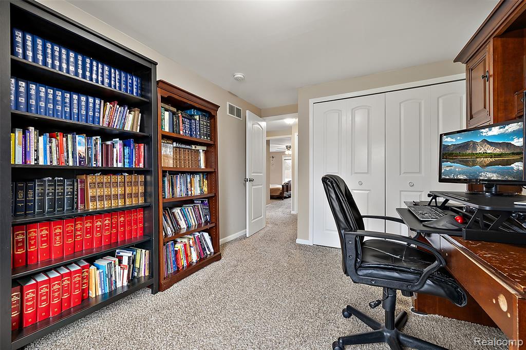 39254 E Royal Doulton Boulevard