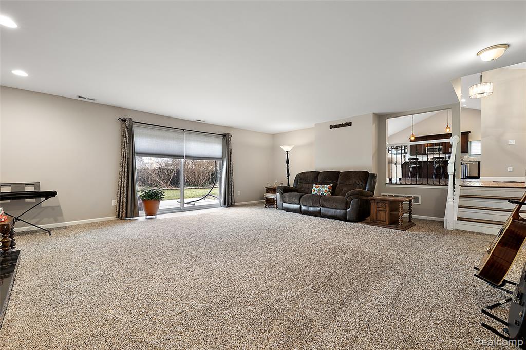 39254 E Royal Doulton Boulevard